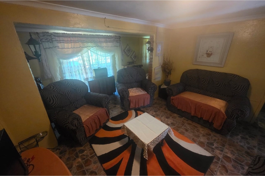 2 Bedroom Property for Sale in Roodepan Northern Cape